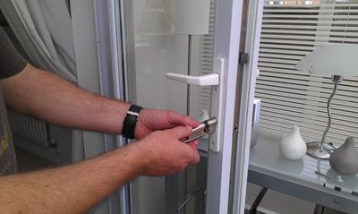 A demonstration of a lock replacement service
